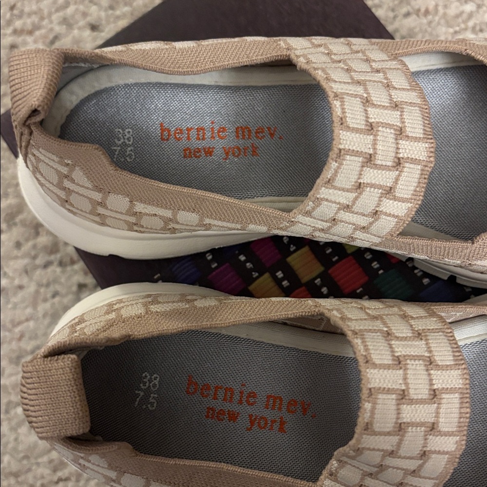 bernie mev. Cream & tan, woven flats. Memory foam. New in box. - Picture 5 of 6